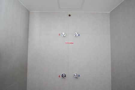 Banheiro de kitnet/studio à venda com 1 quarto, 42m² em Vila Nova Conceição, São Paulo