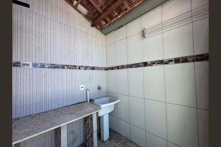 Casa de condomínio à venda com 180m², 4 quartos e 3 vagasÁrea de Serviço