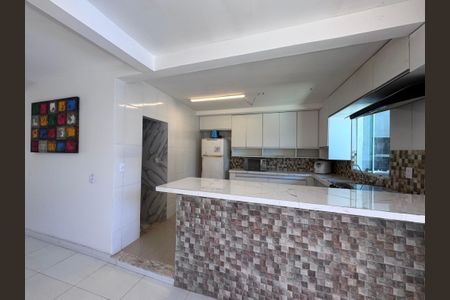 Casa de condomínio à venda com 180m², 4 quartos e 3 vagasCozinha