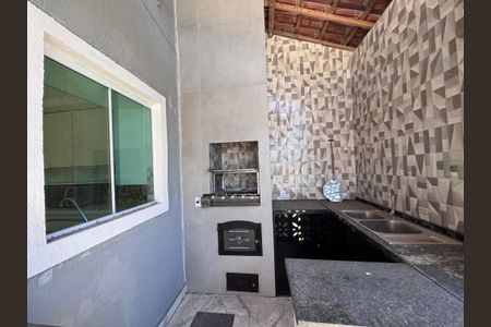 Casa de condomínio à venda com 180m², 4 quartos e 3 vagasÁrea externa