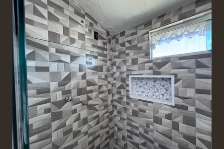 Casa de condomínio à venda com 180m², 4 quartos e 3 vagasSuíte - Banheiro