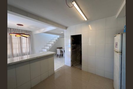 Casa de condomínio à venda com 180m², 4 quartos e 3 vagasCozinha