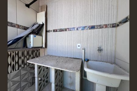 Casa de condomínio à venda com 180m², 4 quartos e 3 vagasÁrea de Serviço