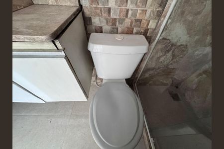 Casa de condomínio à venda com 180m², 4 quartos e 3 vagasBanheiro Social