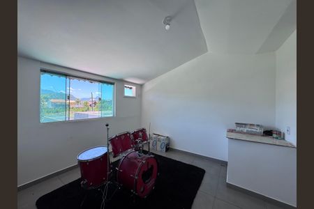 Suíte  de casa de condomínio à venda com 4 quartos, 180m² em Vargem Grande, Rio de Janeiro