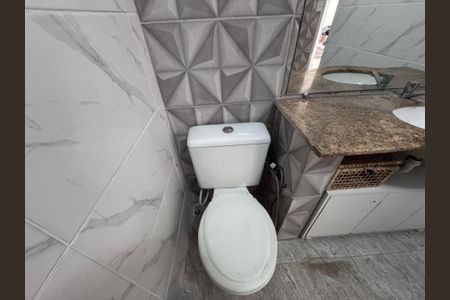 Casa de condomínio à venda com 180m², 4 quartos e 3 vagasBanheiro Social