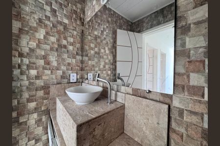 Casa de condomínio à venda com 180m², 4 quartos e 3 vagasBanheiro Social