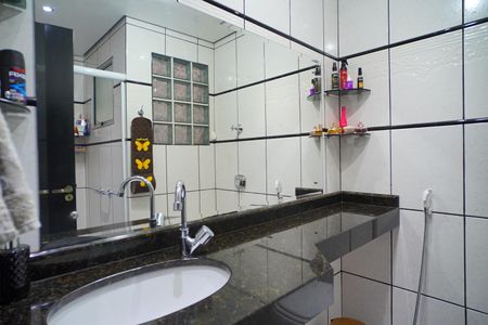 Apartamento à venda com 58m², 2 quartos e sem vagaBanheiro 