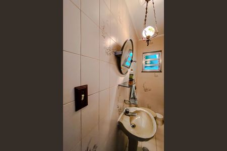 Lavabo de casa para alugar com 3 quartos, 145m² em Água Rasa, São Paulo