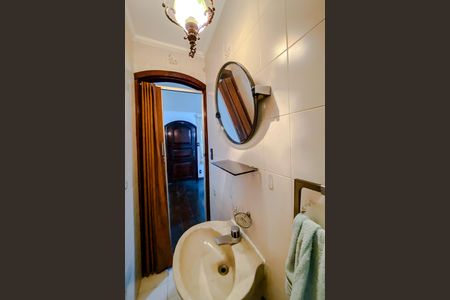 Lavabo de casa para alugar com 3 quartos, 145m² em Água Rasa, São Paulo