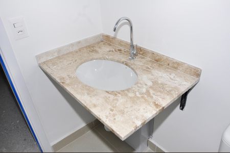 Apartamento à venda com 125m², 4 quartos e 2 vagasDetalhe - Banheiro Social