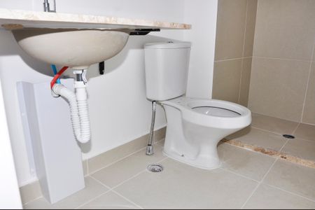 Apartamento à venda com 125m², 4 quartos e 2 vagasDetalhe - Banheiro Social