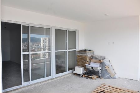 Apartamento à venda com 125m², 4 quartos e 2 vagasDetalhe - Varanda da Sala e Sala de Jantar