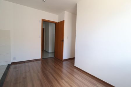 Sala de apartamento para alugar com 2 quartos, 45m² em Jardim Inconfidencia, Uberlândia