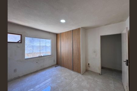 Casa de condomínio à venda com 200m², 2 quartos e 5 vagasSuíte