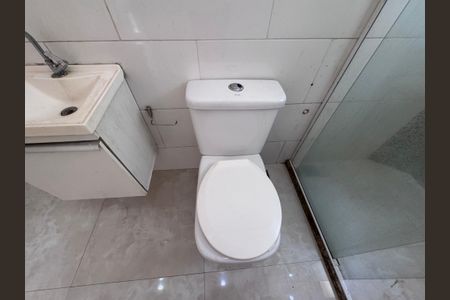 Casa de condomínio à venda com 200m², 2 quartos e 5 vagasSuíte - Banheiro