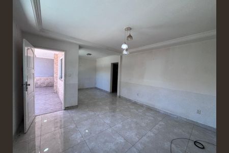 Sala de casa à venda com 2 quartos, 200m² em Vargem Grande, Rio de Janeiro