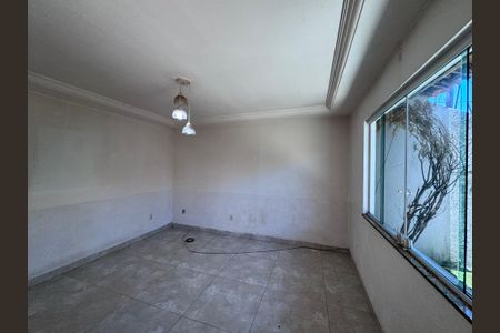 Sala de casa à venda com 2 quartos, 200m² em Vargem Grande, Rio de Janeiro