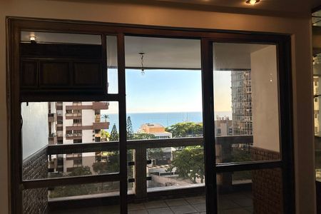 Apartamento para alugar com 250m², 3 quartos e 2 vagas