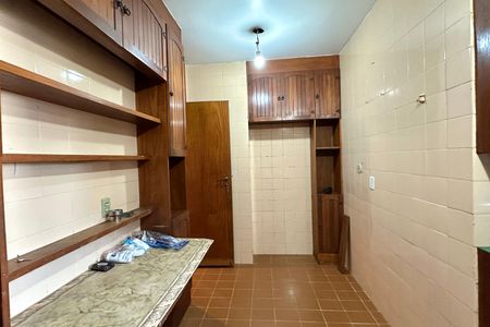 Apartamento para alugar com 250m², 3 quartos e 2 vagas