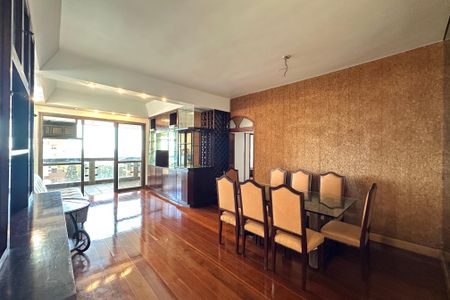 Apartamento para alugar com 250m², 3 quartos e 2 vagas