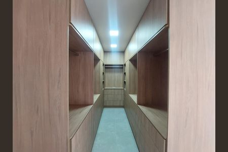 Apartamento à venda com 122m², 3 quartos e 2 vagasCloset - Suíte 2 