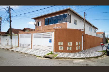 Fachada de casa de condomínio para alugar com 2 quartos, 55m² em Maracanã, Praia Grande