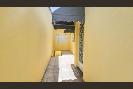 Hall de entrada de casa para alugar com 2 quartos, 160m² em Novo Osasco, Osasco