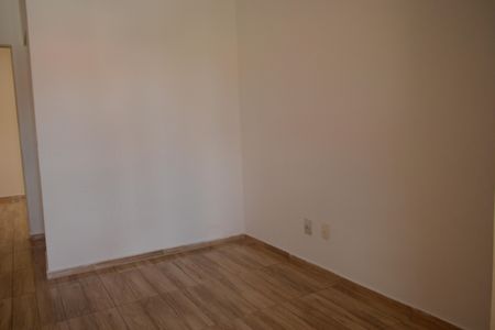 Sala de casa de condomínio para alugar com 2 quartos, 80m² em Jardim Sao Luiz, Suzano