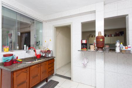 Casa à venda com 112m², 3 quartos e 2 vagasCozinha 