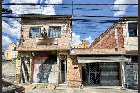 Casa à venda com 112m², 3 quartos e 2 vagasFachada / Placa 