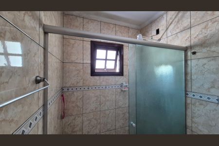 Casa para alugar com 116m², 2 quartos e 4 vagas Casa para alugar com 116m², 2 quartos e 4 vagasBanheiro da suíte 2