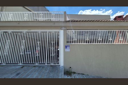 Casa para alugar com 116m², 2 quartos e 4 vagas Casa para alugar com 116m², 2 quartos e 4 vagasFachada