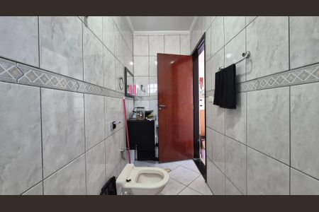 Casa para alugar com 116m², 2 quartos e 4 vagas Casa para alugar com 116m², 2 quartos e 4 vagasBanheiro da suíte