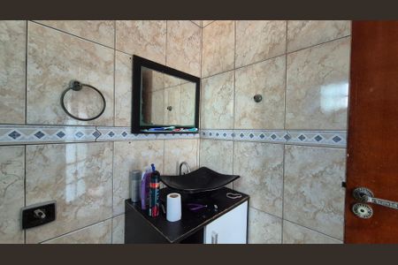 Casa para alugar com 116m², 2 quartos e 4 vagas Casa para alugar com 116m², 2 quartos e 4 vagasBanheiro da suíte 2