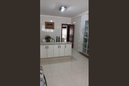 Casa à venda com 385m², 5 quartos e 5 vagas