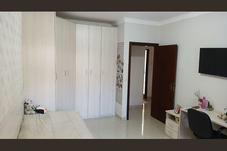 Casa à venda com 385m², 5 quartos e 5 vagas