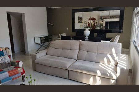 Casa à venda com 385m², 5 quartos e 5 vagas