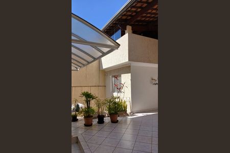 Casa à venda com 385m², 5 quartos e 5 vagas