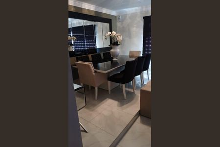 Casa à venda com 5 quartos, 385m² em Vila Sao Francisco (Zona Leste), São Paulo