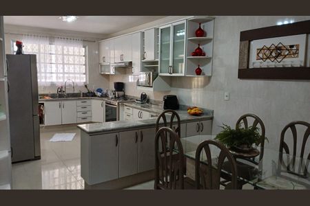 Casa à venda com 385m², 5 quartos e 5 vagas