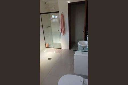 Casa à venda com 385m², 5 quartos e 5 vagas