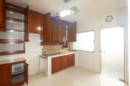 Casa para alugar com 200m², 3 quartos e 2 vagasCozinha