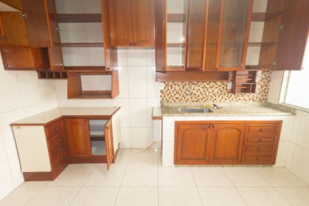 Casa para alugar com 200m², 3 quartos e 2 vagasCozinha