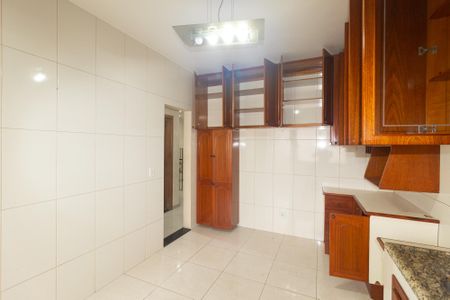 Casa para alugar com 200m², 3 quartos e 2 vagasCozinha