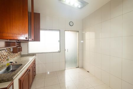 Casa para alugar com 200m², 3 quartos e 2 vagasCozinha