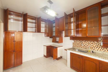 Casa para alugar com 200m², 3 quartos e 2 vagasCozinha