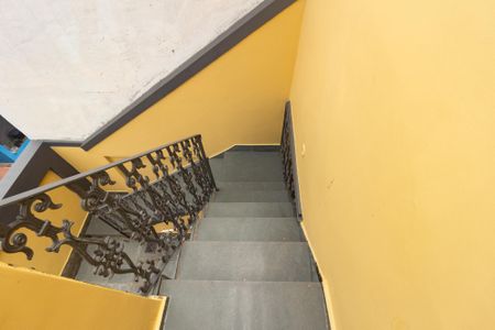 Casa para alugar com 200m², 3 quartos e 2 vagasEscada