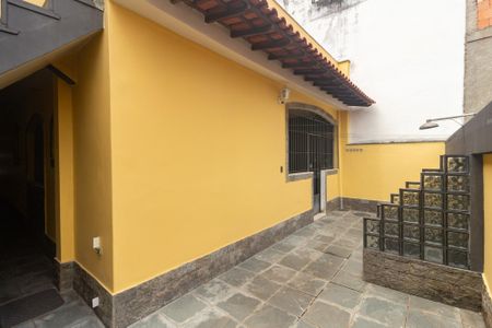Casa para alugar com 200m², 3 quartos e 2 vagasQuintal