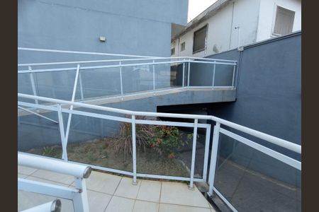 Casa à venda com 100m², 3 quartos e 2 vagasFoto 02